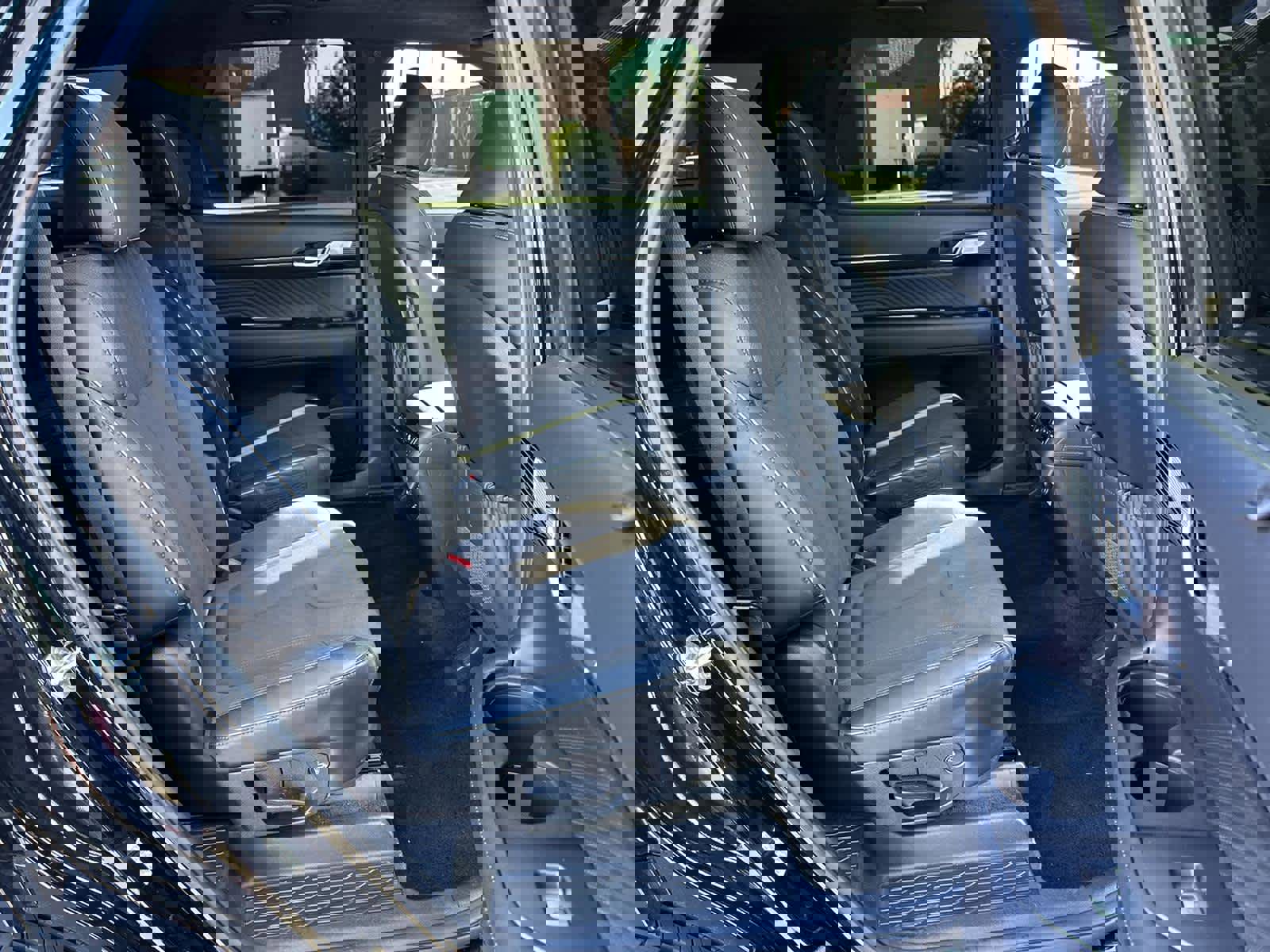 Used 2024 Hyundai Palisade Calligraphy image 13