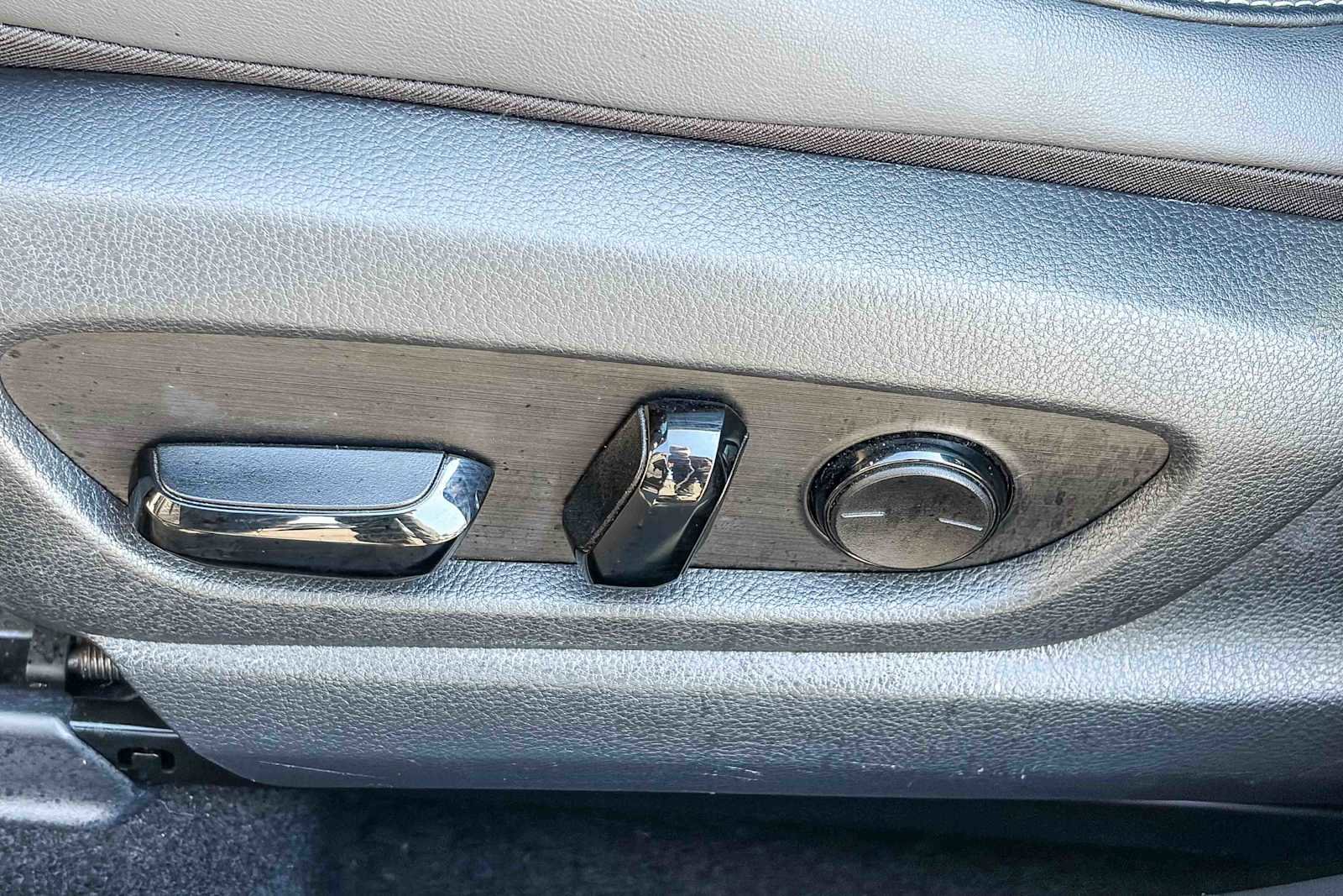 Certified 2022 Lexus UX 250h AWD w/ Accessory Package (Z1) image 21