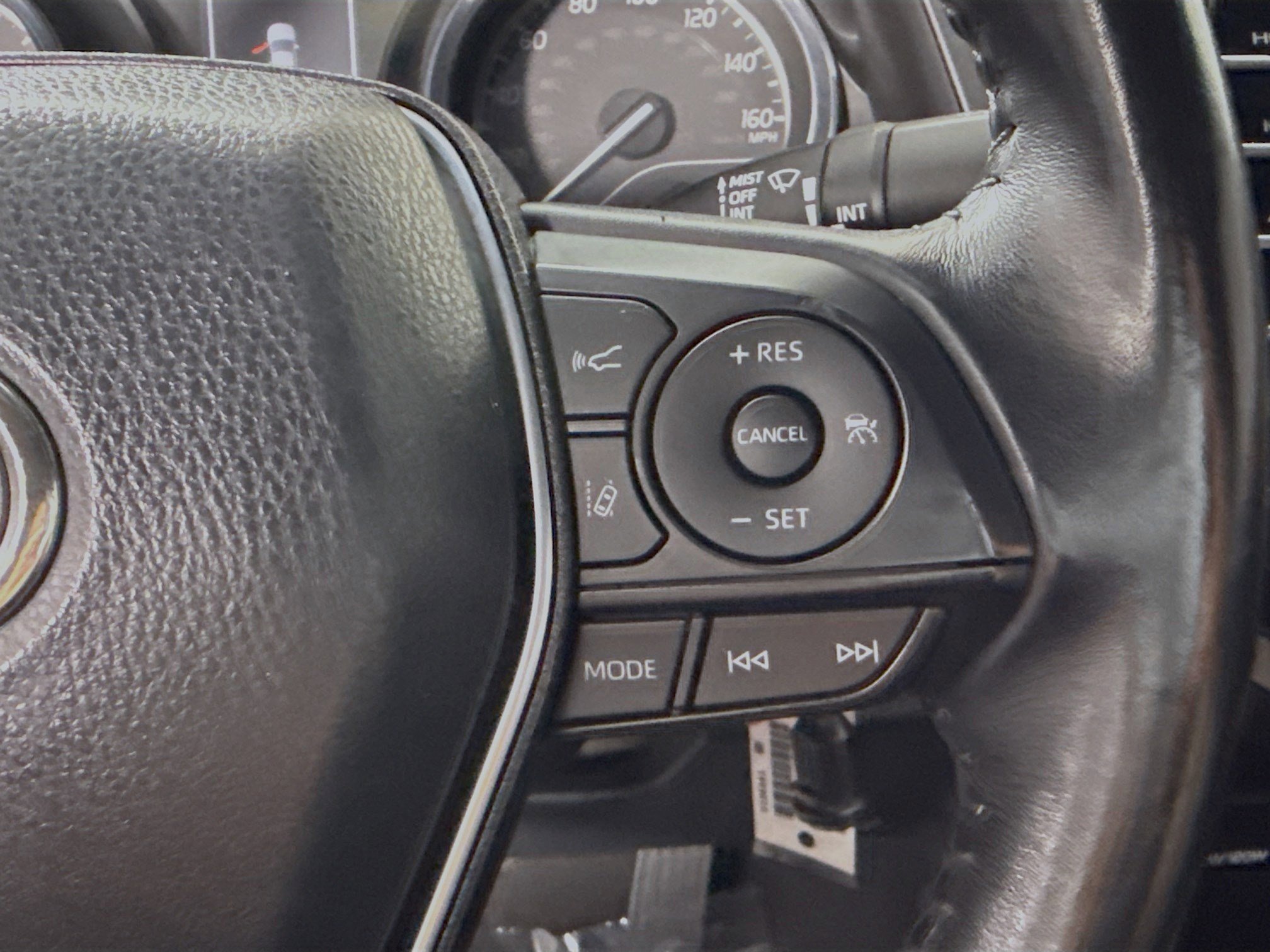 Used 2020 Toyota Camry SE FWD image 15