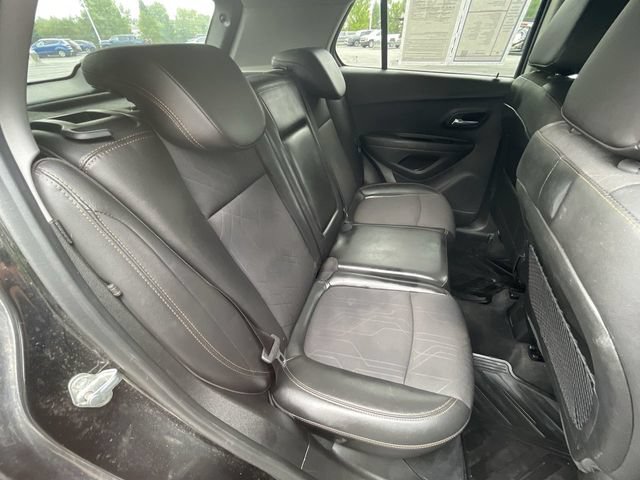 Used 2019 Chevrolet Trax LT w/ LT Convenience Package FWD image 25
