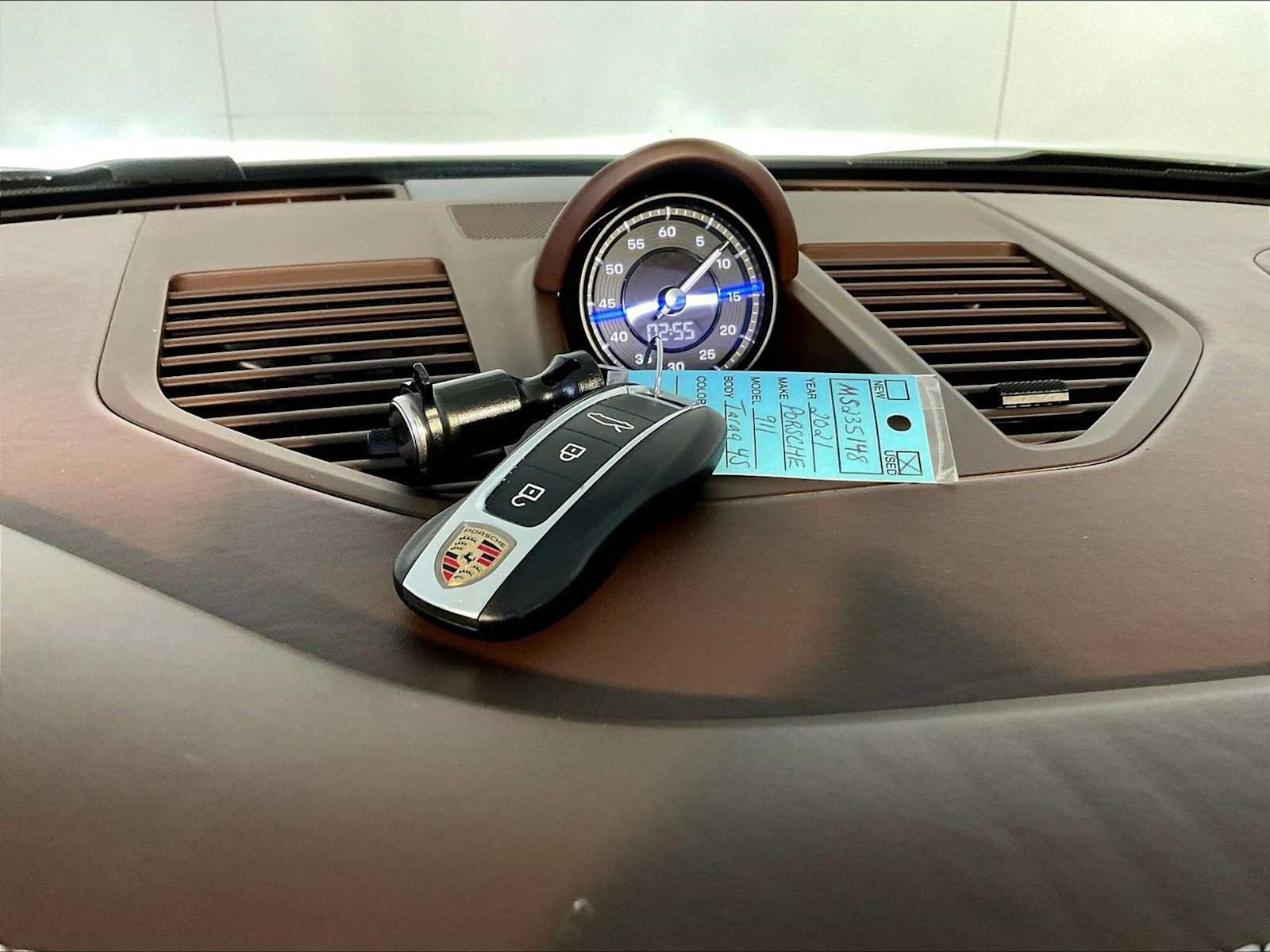 Certified 2021 Porsche 911 Targa 4S AWD/4WD image 21