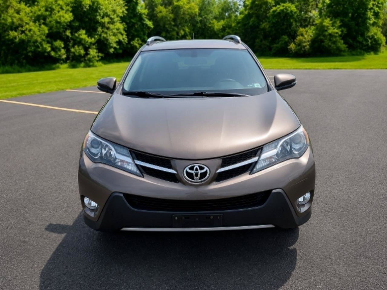 Used 2015 Toyota RAV4 XLE AWD/4WD image 2
