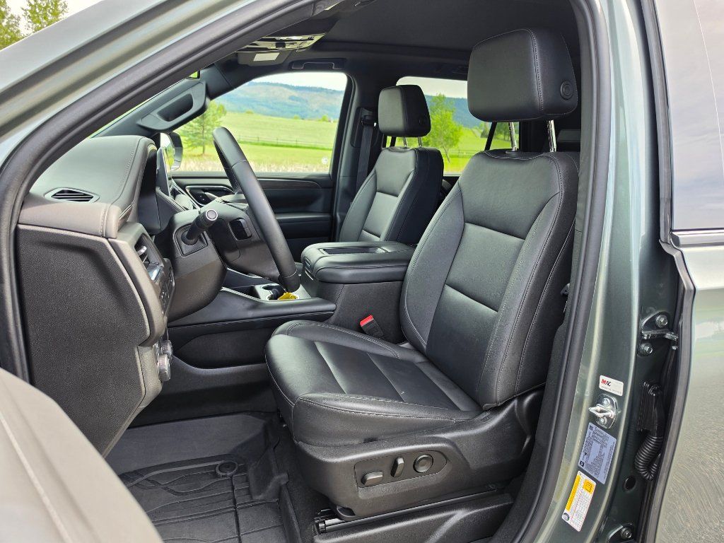 Used 2024 Chevrolet Tahoe Z71 AWD/4WD image 12