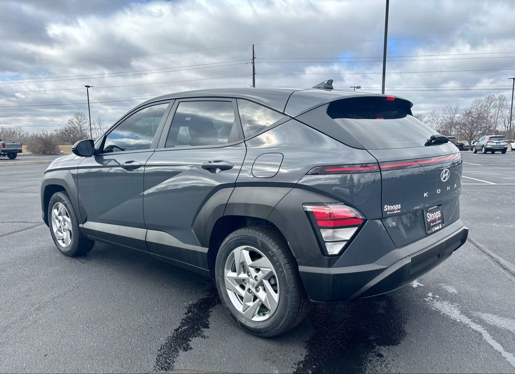 Used 2024 Hyundai Kona SE image 3