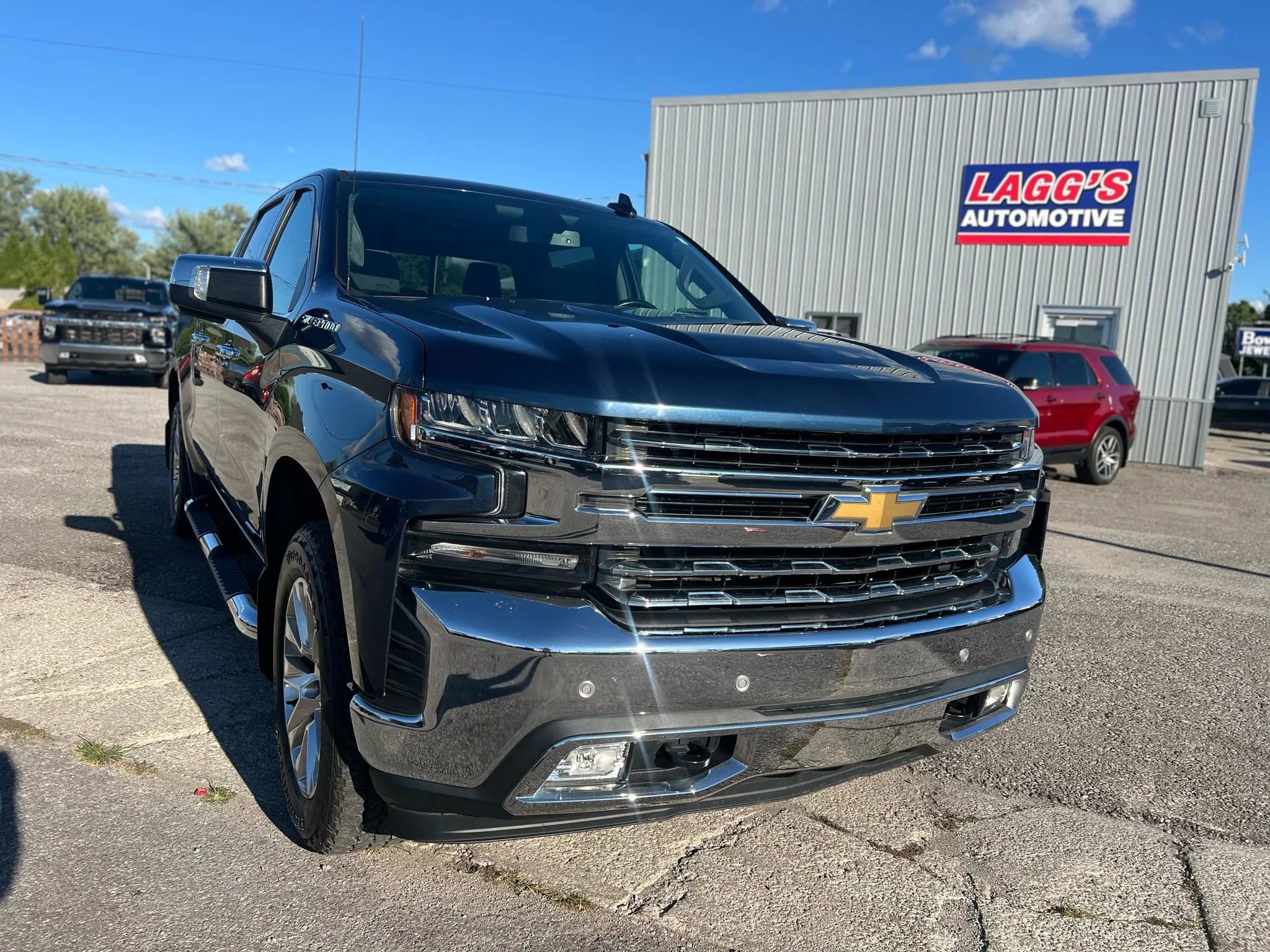 Used 2019 Chevrolet Silverado 1500 LTZ image 2