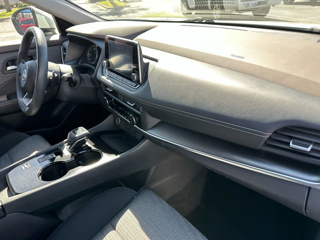 Used 2023 Nissan Rogue SV image 24