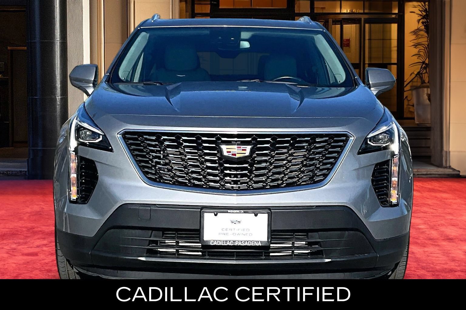 Used 2023 Cadillac XT4 Luxury w/ Cold Weather Package FWD image 3