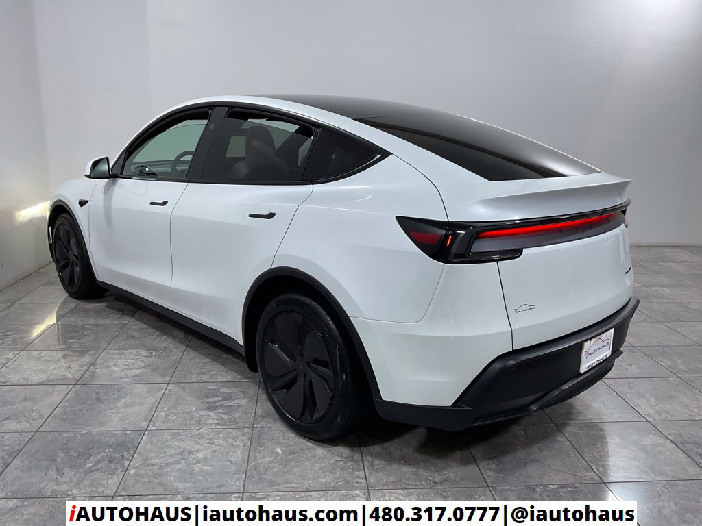 Used 2026 Tesla Model Y AWD image 4