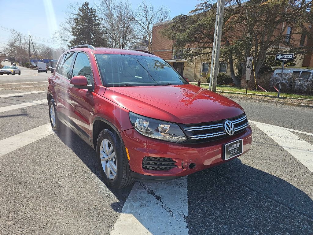 Used 2016 Volkswagen Tiguan S image 3