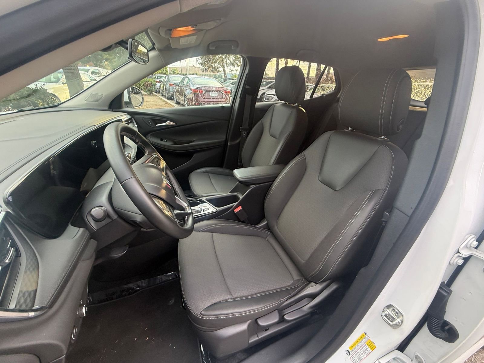 Used 2025 Buick Encore GX Preferred image 32