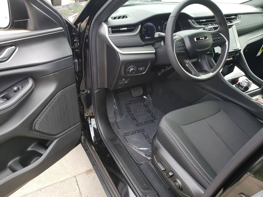 New 2026 Jeep Grand Cherokee L 4WD image 7