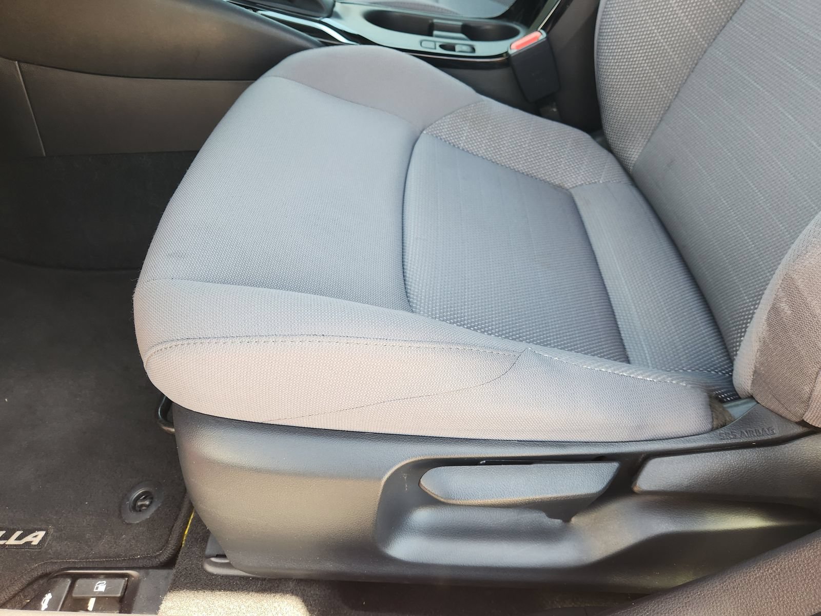 Used 2025 Toyota Corolla SE FWD image 29