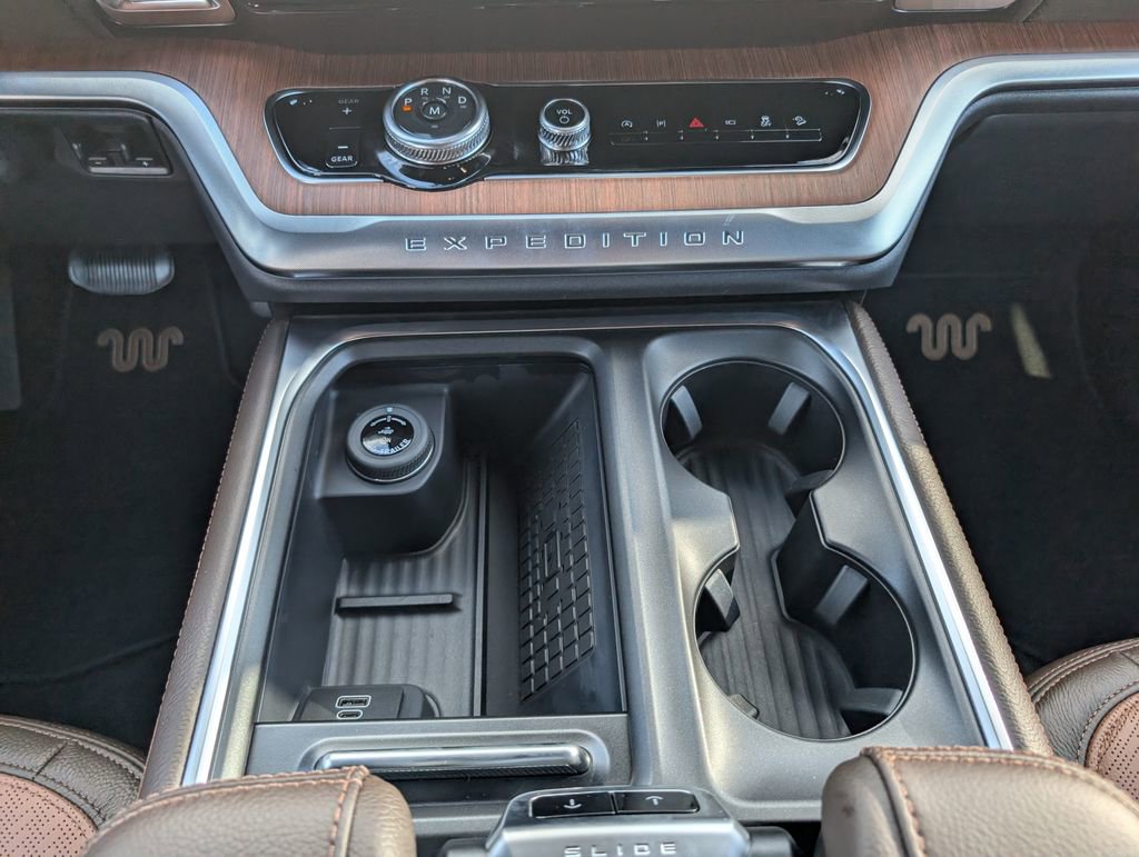 New 2025 Ford Expedition King Ranch image 15