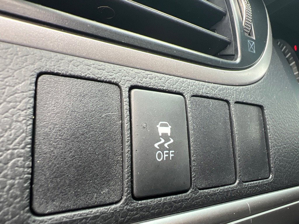 Used 2014 Toyota Camry L image 26