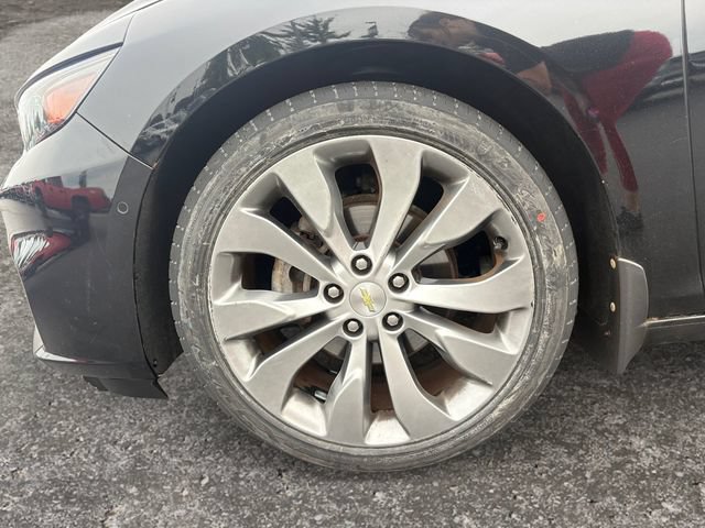 Used 2017 Chevrolet Malibu Premier w/ Premier Sun and Wheel Package FWD image 14
