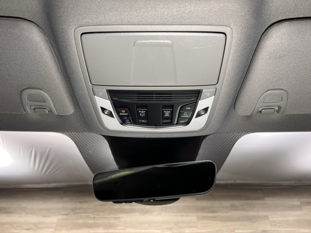 Used 2023 Acura MDX SH-AWD w/ Advance Package image 9