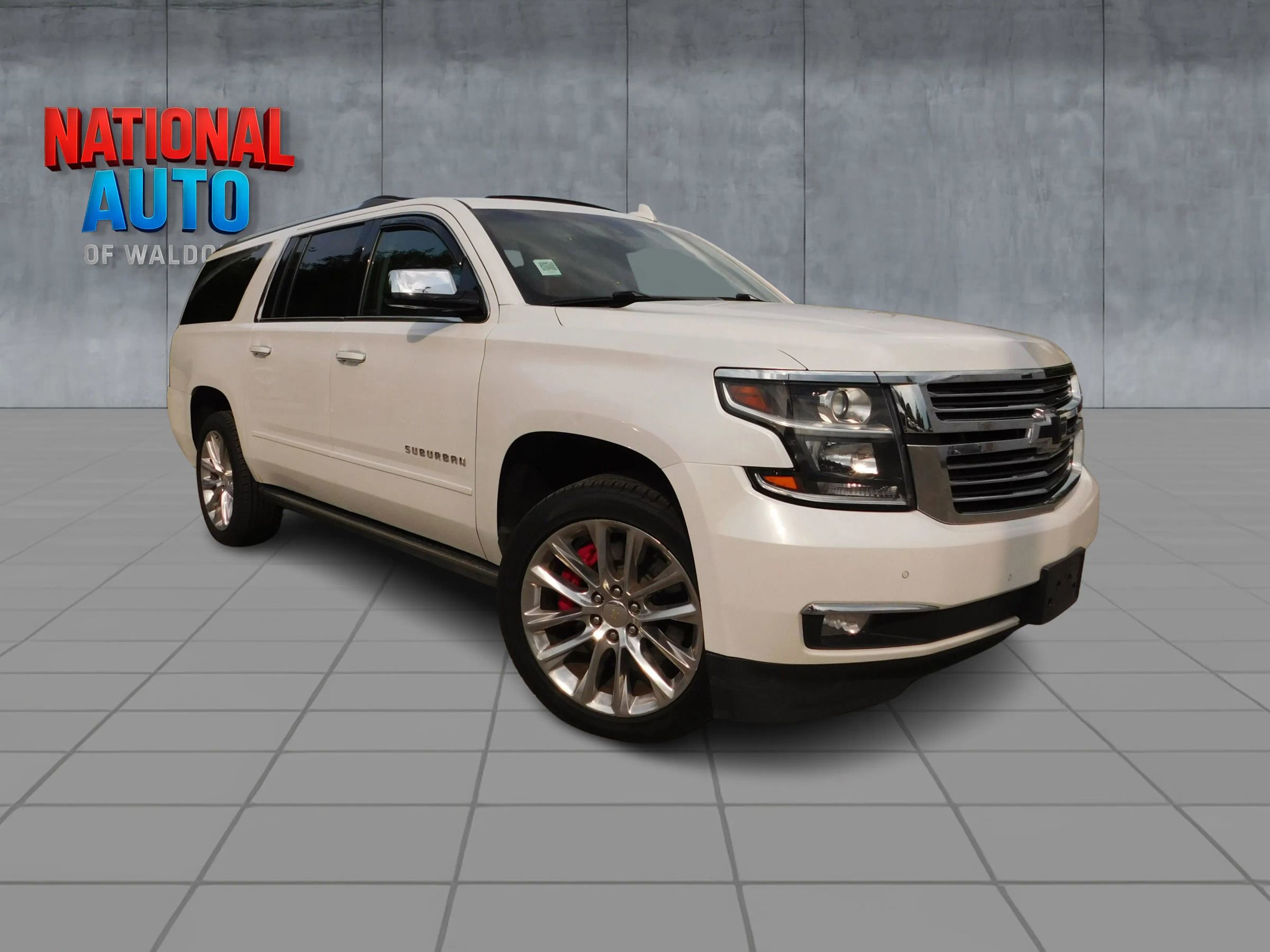 Used 2019 Chevrolet Suburban Premier w/ Premier Plus Edition AWD/4WD image 1