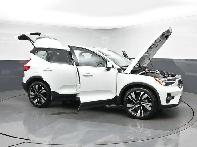 Used 2023 Volvo XC40 B5 Ultimate w/ Protection Package Premier AWD/4WD image 52