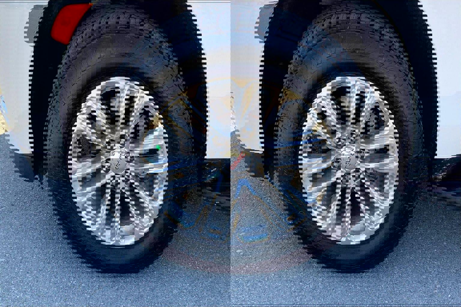 Used 2021 GMC Yukon SLT image 8