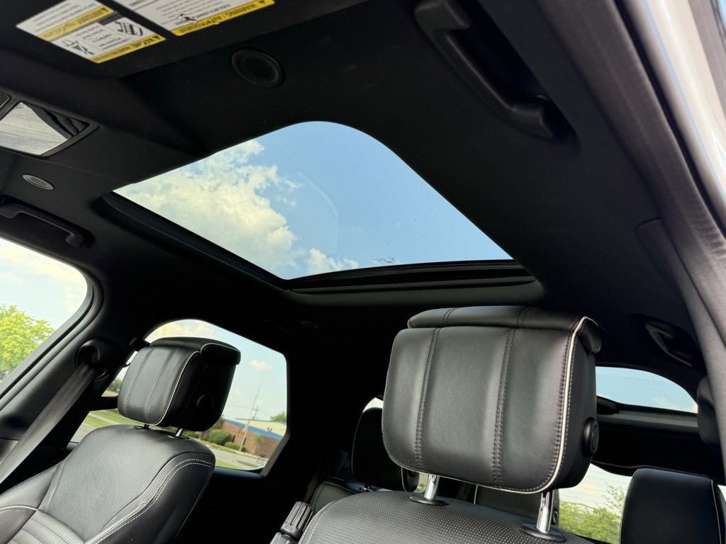 Used 2022 Land Rover Discovery HSE R-Dynamic image 13