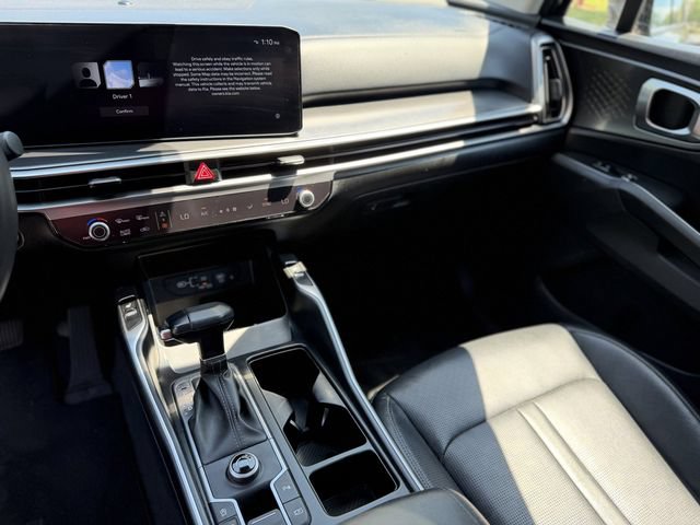 Used 2024 Kia Sorento S w/ Panoramic Sunroof Package FWD image 16