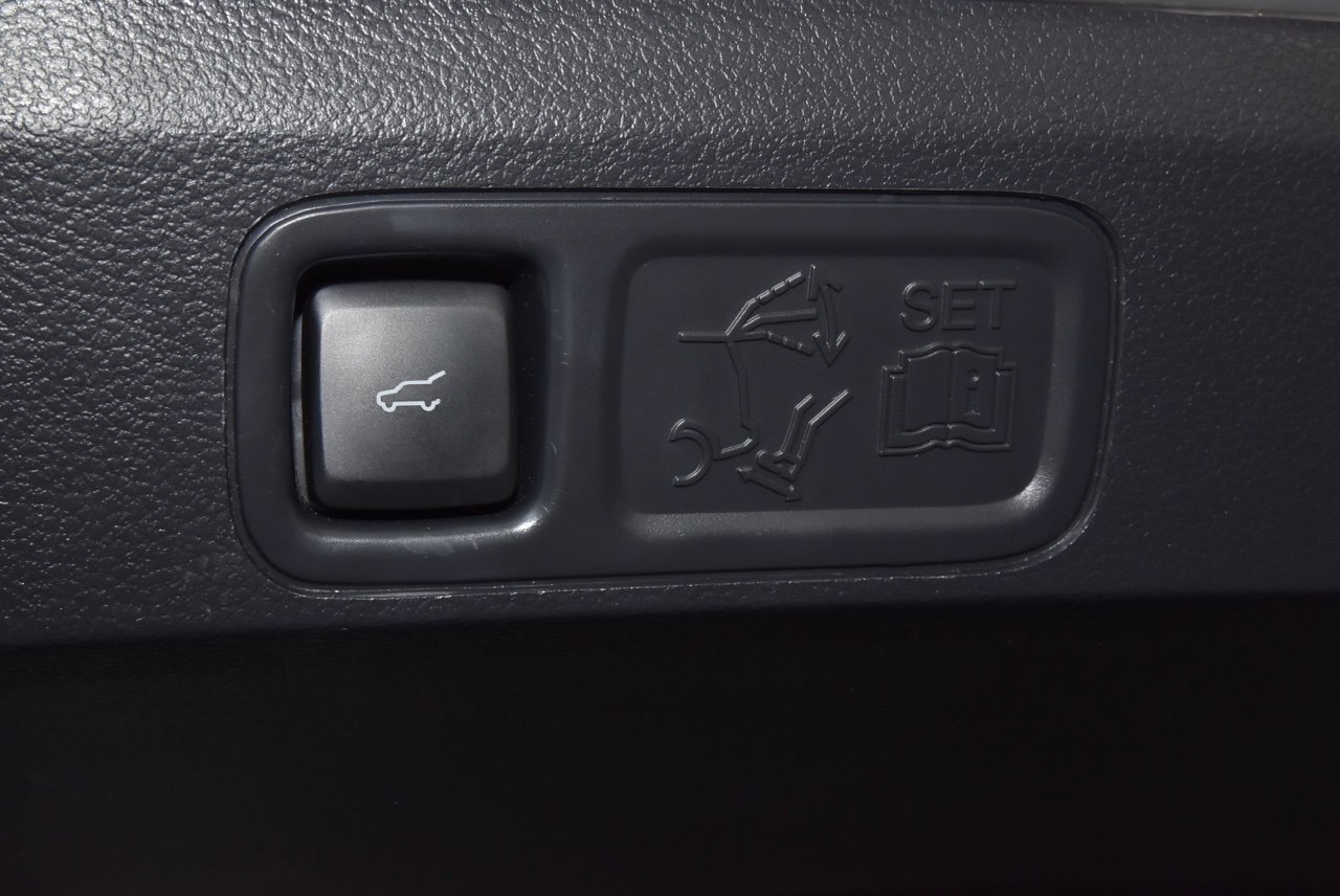 Used 2023 Lincoln Navigator 2WD image 39
