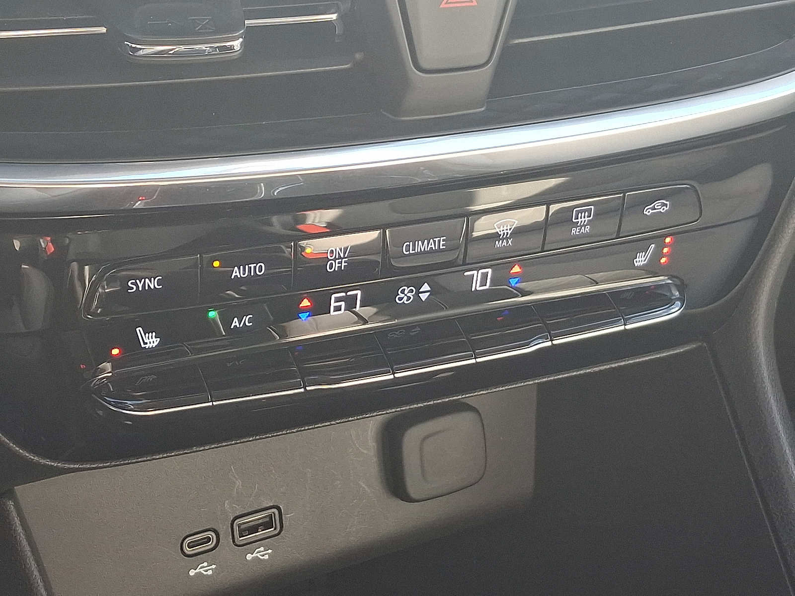 Certified 2024 Buick Encore GX Avenir w/ Avenir Convenience Package image 17