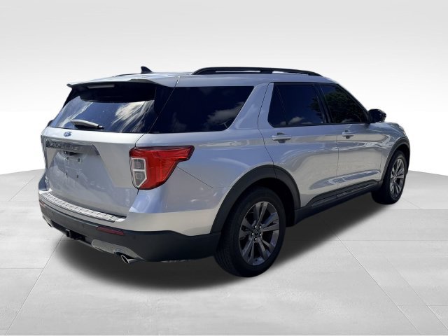 Used 2023 Ford Explorer XLT w/ Equipment Group 202A RWD image 5