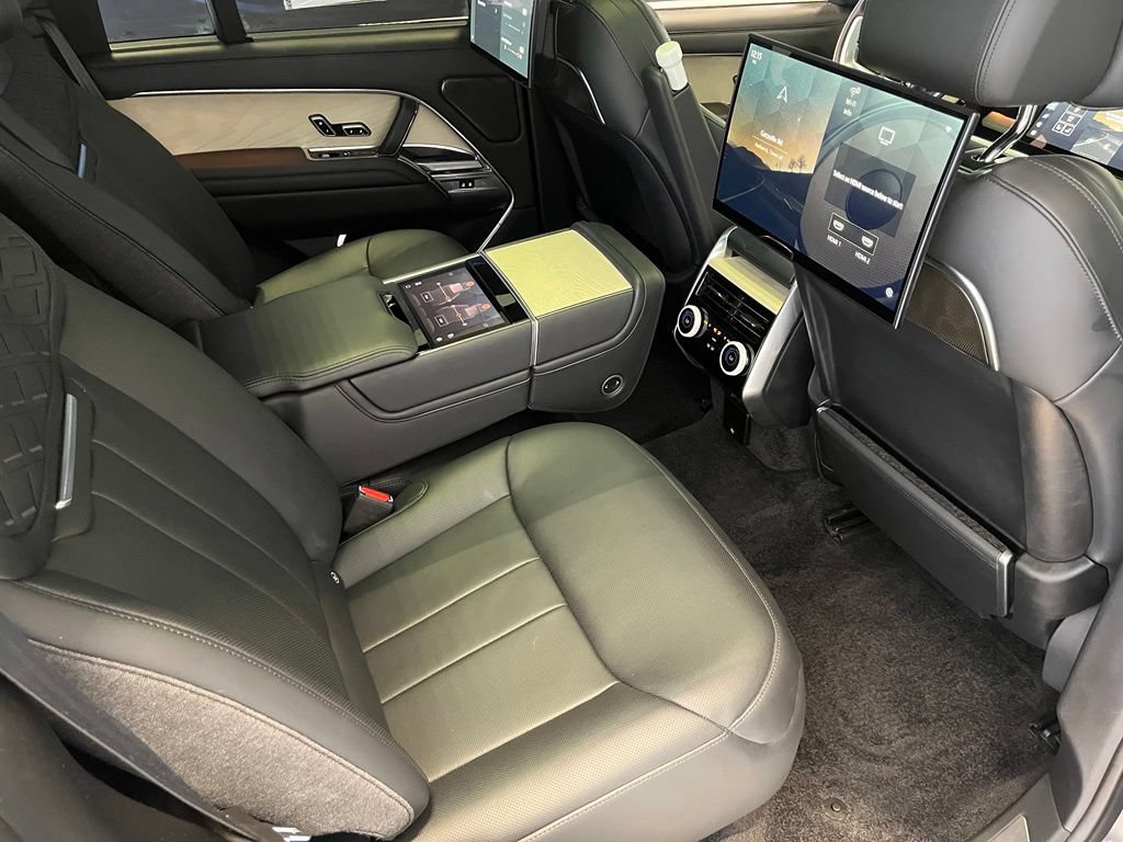 Used 2024 Land Rover Range Rover SV AWD/4WD image 49