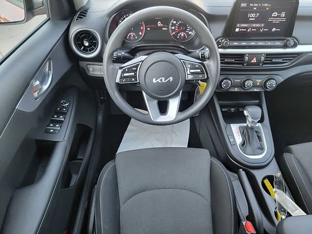 Used 2022 Kia Forte LXS image 29