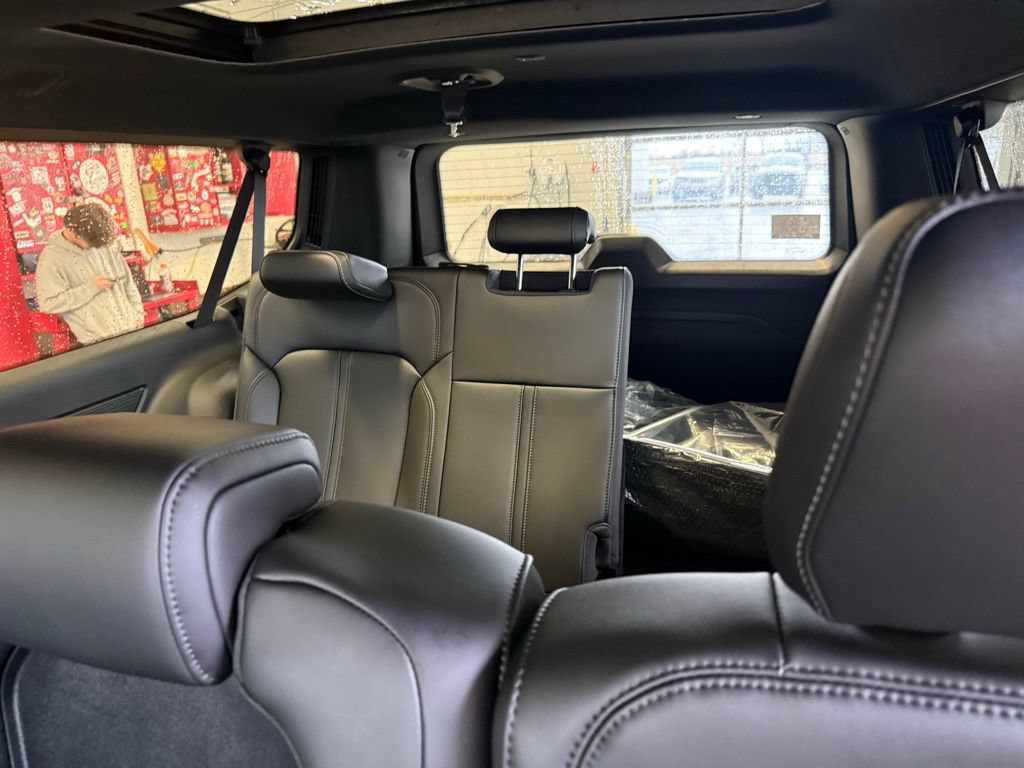 New 2026 Jeep Grand Wagoneer L 4WD w/ Premium Group I image 39