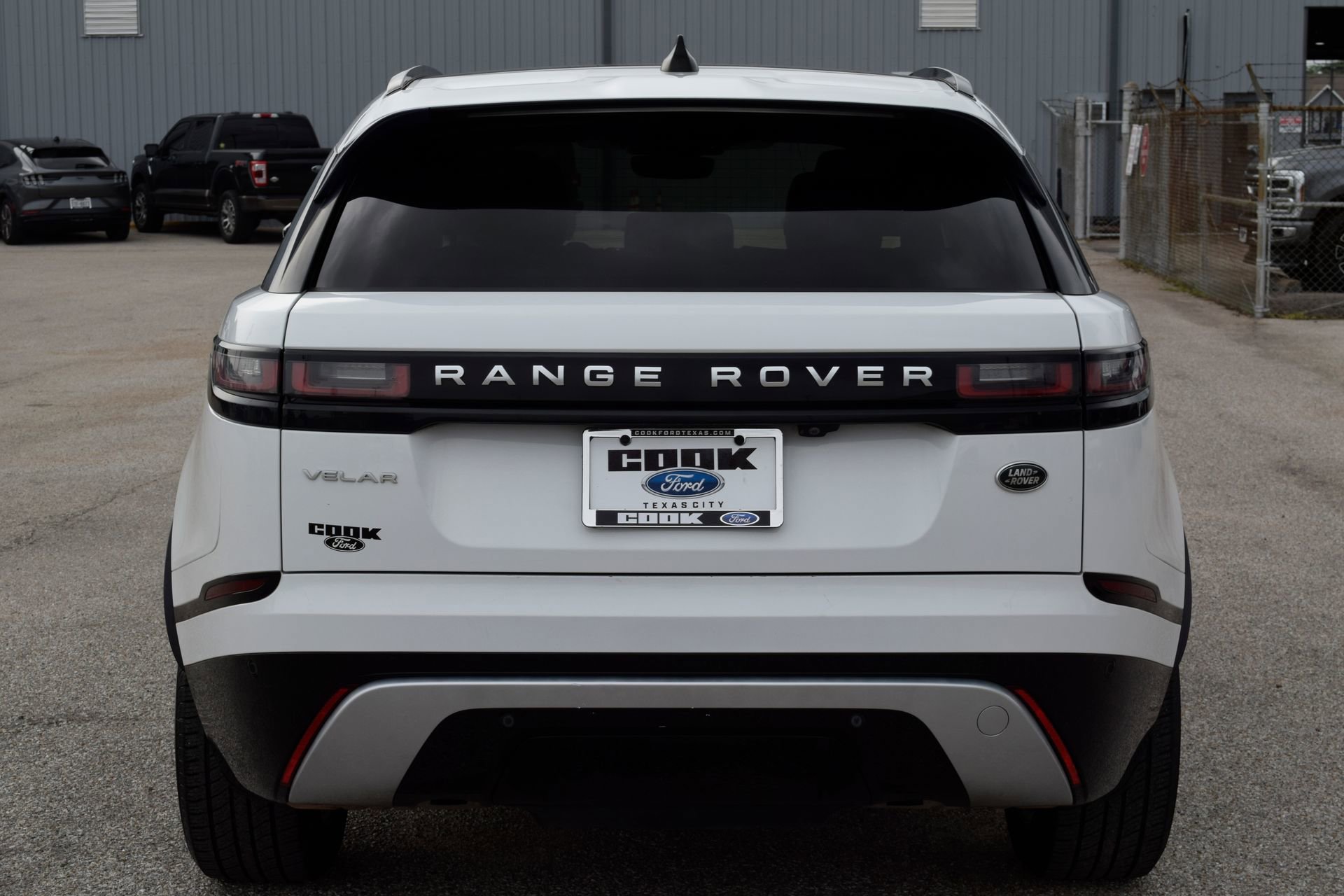 Used 2022 Land Rover Range Rover Velar S AWD/4WD image 5