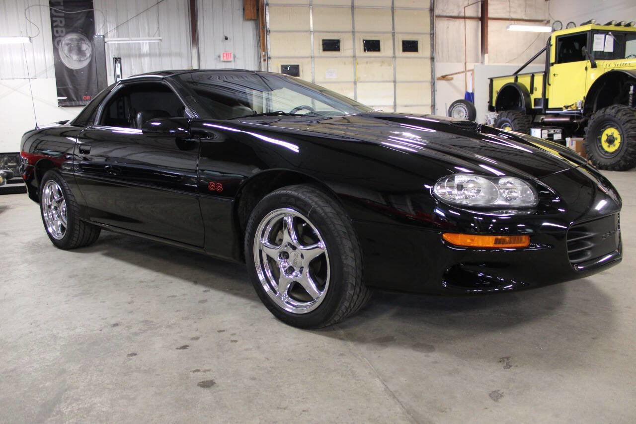 Used 2000 Chevrolet Camaro Z28 w/ SS Performance/Appearance Pkg image 8