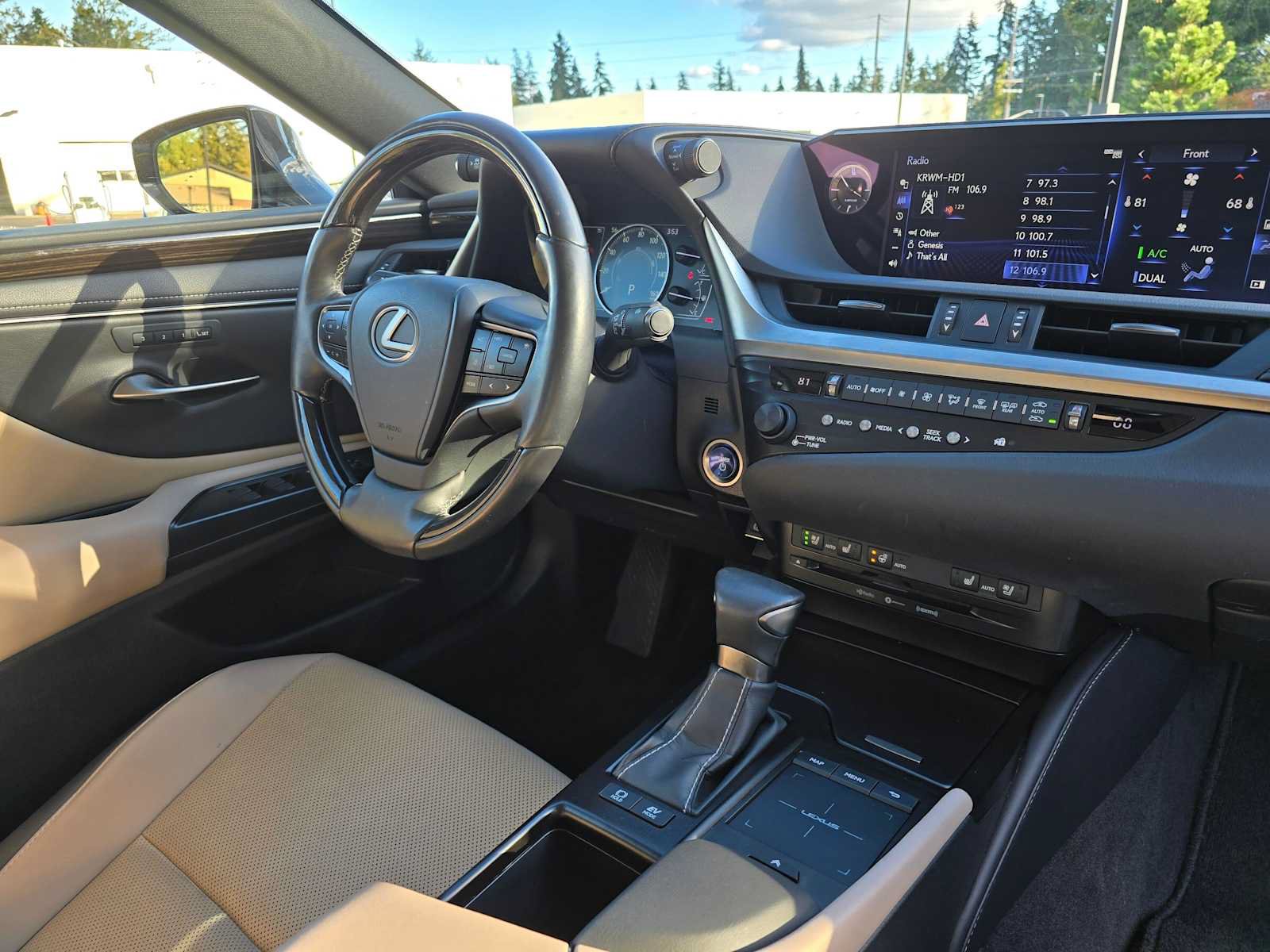 Used 2019 Lexus ES 300h w/ Premium Package FWD image 10