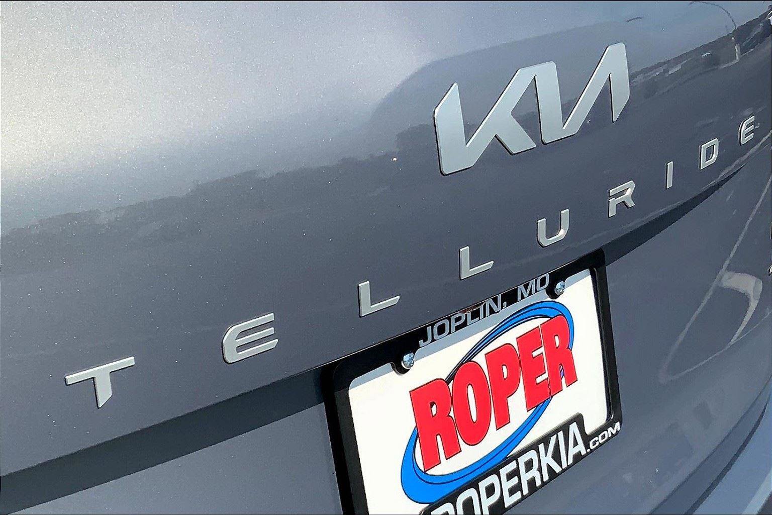 Used 2024 Kia Telluride EX w/ EX Captain's Chair Package image 32