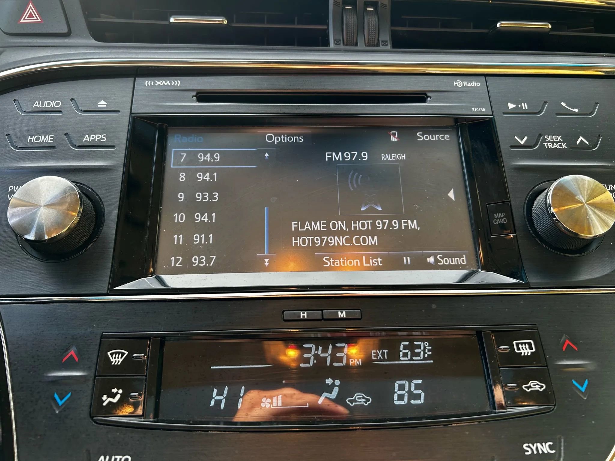 Used 2018 Toyota Avalon XLE Premium image 12