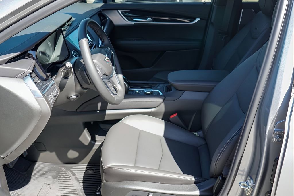 New 2026 Cadillac XT5 Premium Luxury w/ LPO, ONYX Package image 10