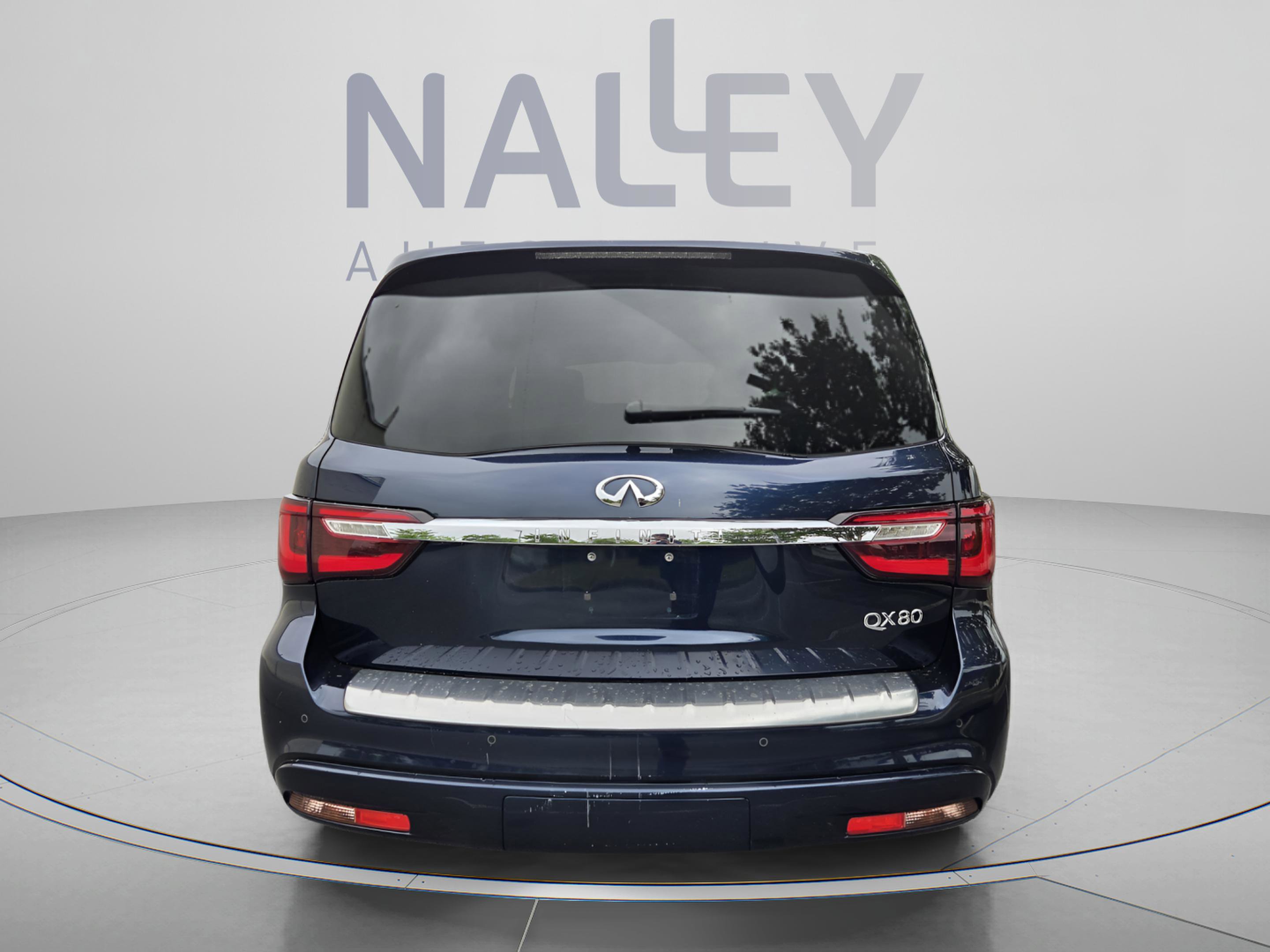 Used 2018 INFINITI QX80 4WD w/ Deluxe Technology Package image 4
