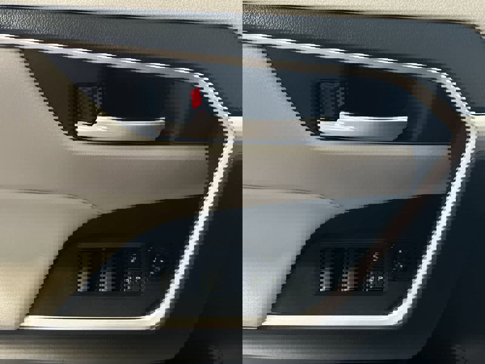 Used 2020 Toyota RAV4 XLE w/ Convenience Package image 13