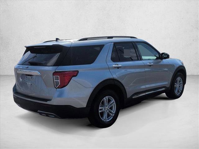 Used 2024 Ford Explorer XLT w/ Equipment Group 202A RWD image 5