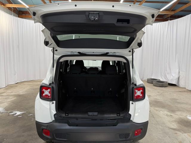 Used 2023 Jeep Renegade Latitude image 22