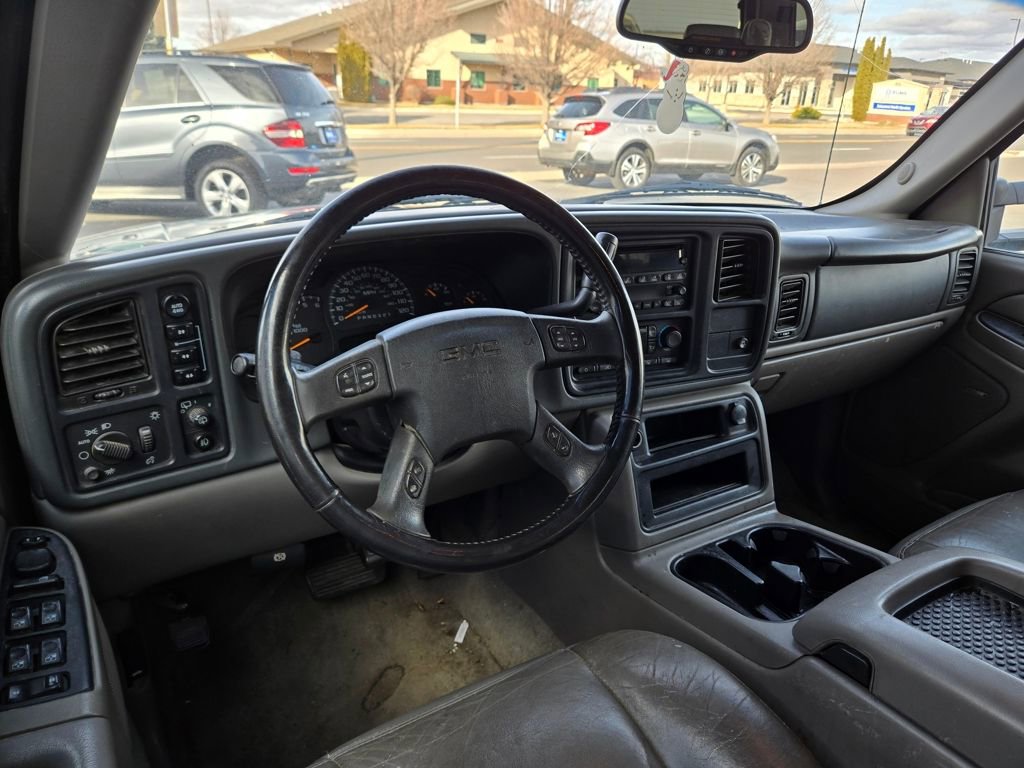 Used 2006 GMC Yukon XL SLT w/ SLT Preferred Equipment Group AWD/4WD image 15