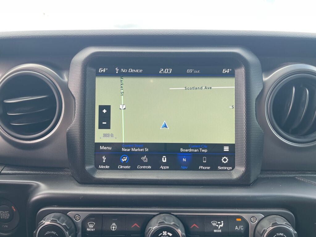 Used 2022 Jeep Gladiator Sport AWD/4WD image 11