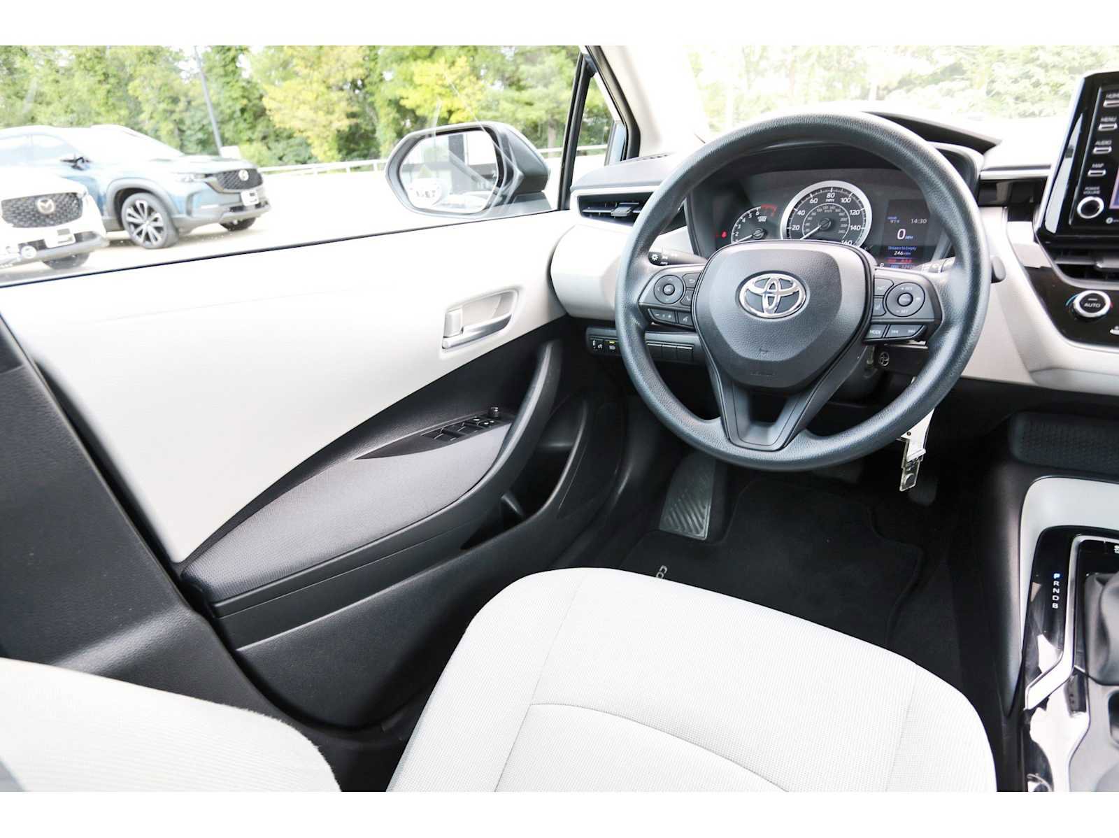 Used 2021 Toyota Corolla LE FWD image 6