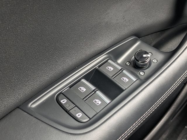 Used 2024 Audi Q8 Prestige w/ Prestige Package AWD/4WD image 25