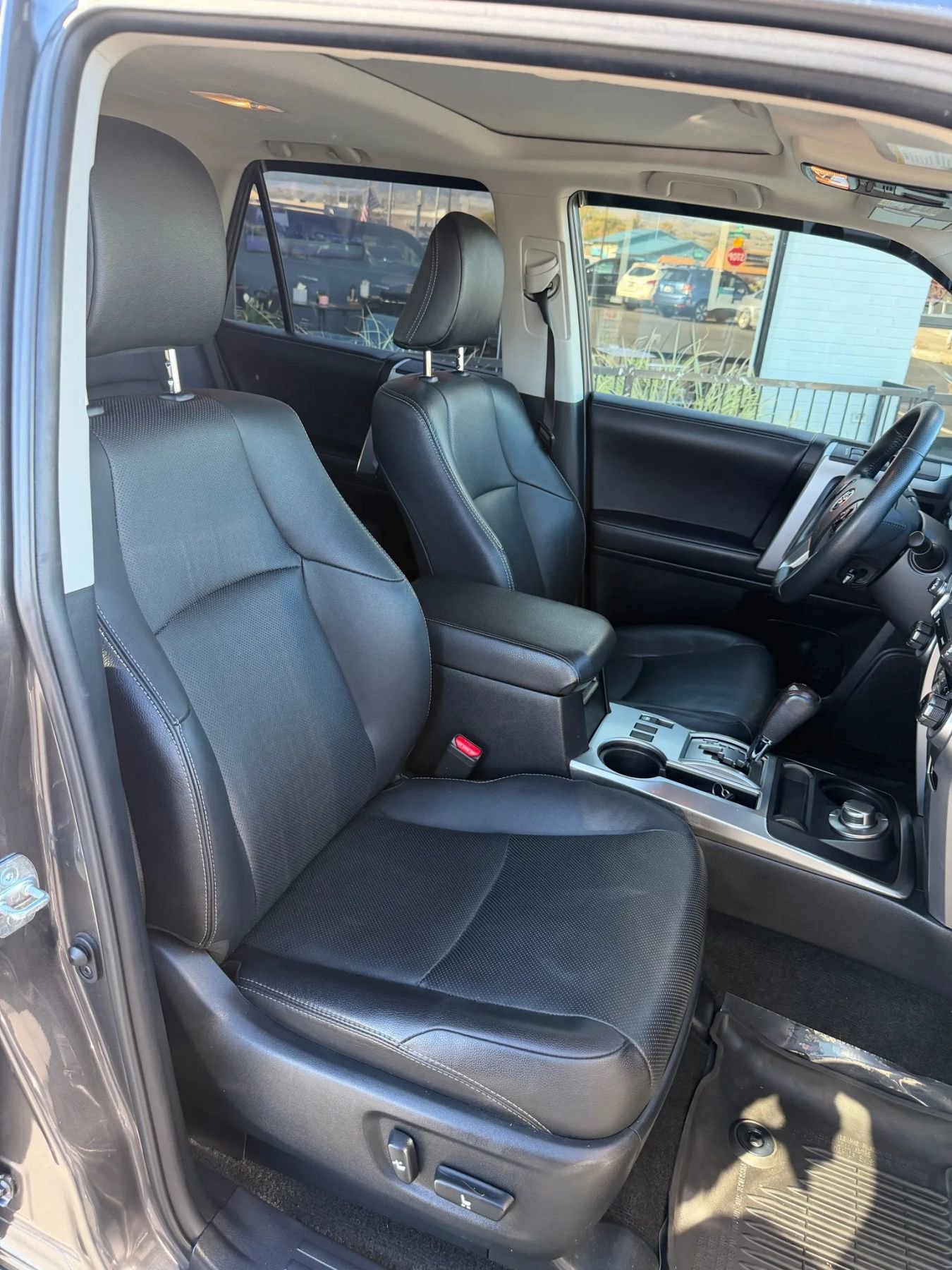 Used 2022 Toyota 4Runner Limited image 9