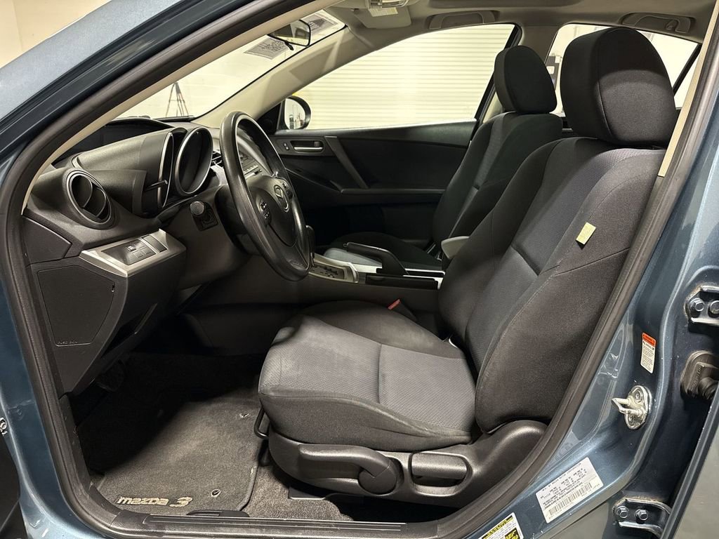 Used 2011 MAZDA MAZDA3 i Touring FWD image 19
