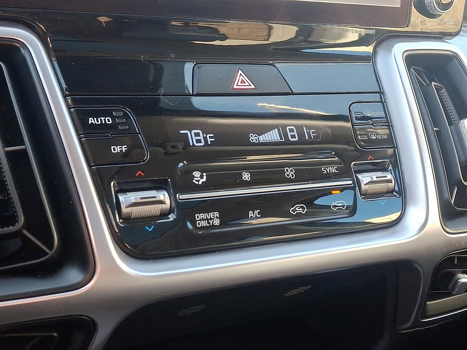 Certified 2022 Kia Sorento EX w/ Panoramic Sunroof Package image 16