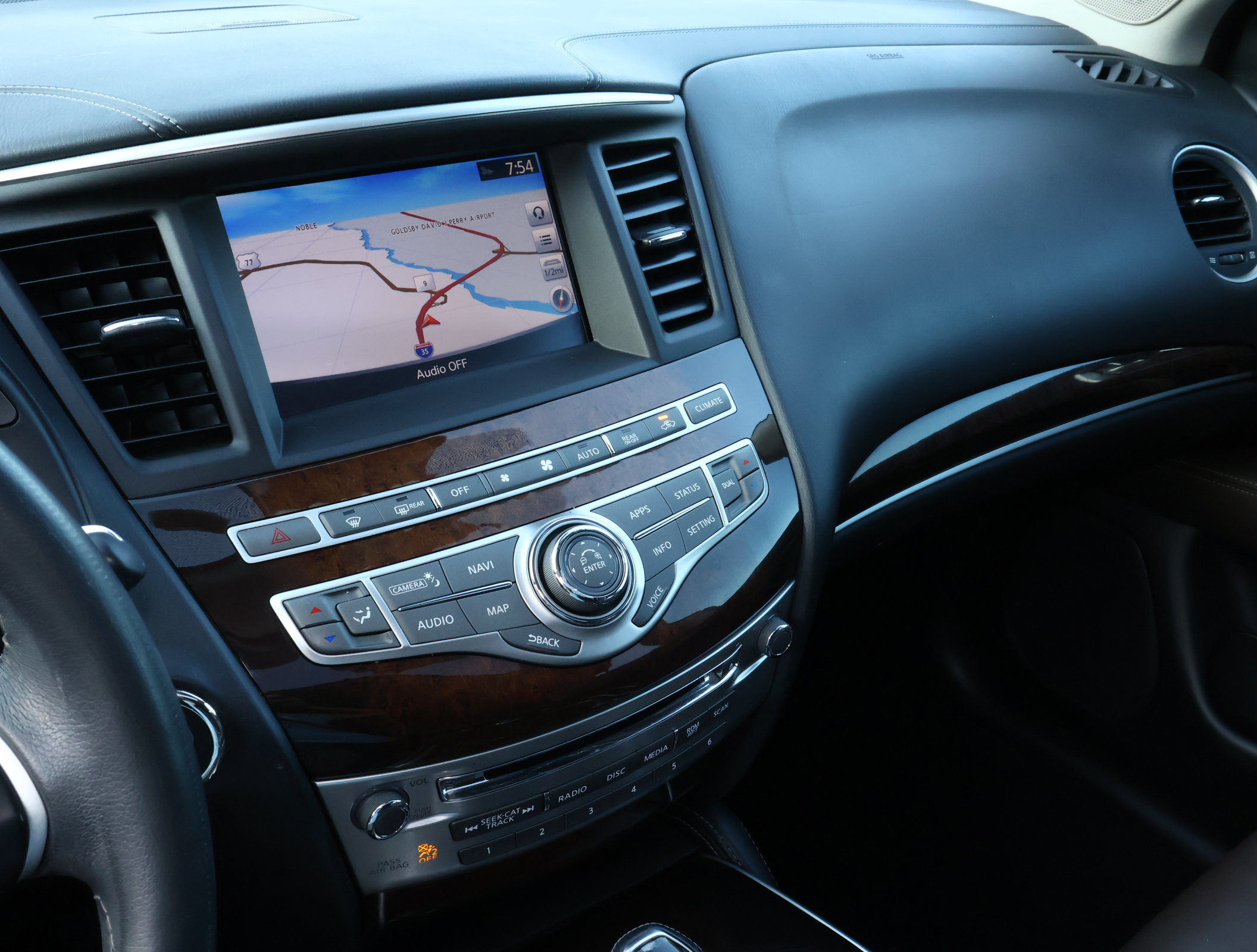 Used 2018 INFINITI QX60 FWD w/ Deluxe Technology Package image 18