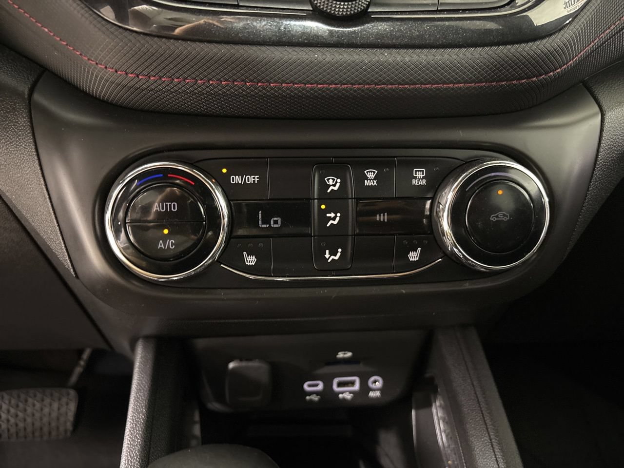 Used 2023 Chevrolet TrailBlazer RS w/ Sun and Liftgate Package FWD image 16